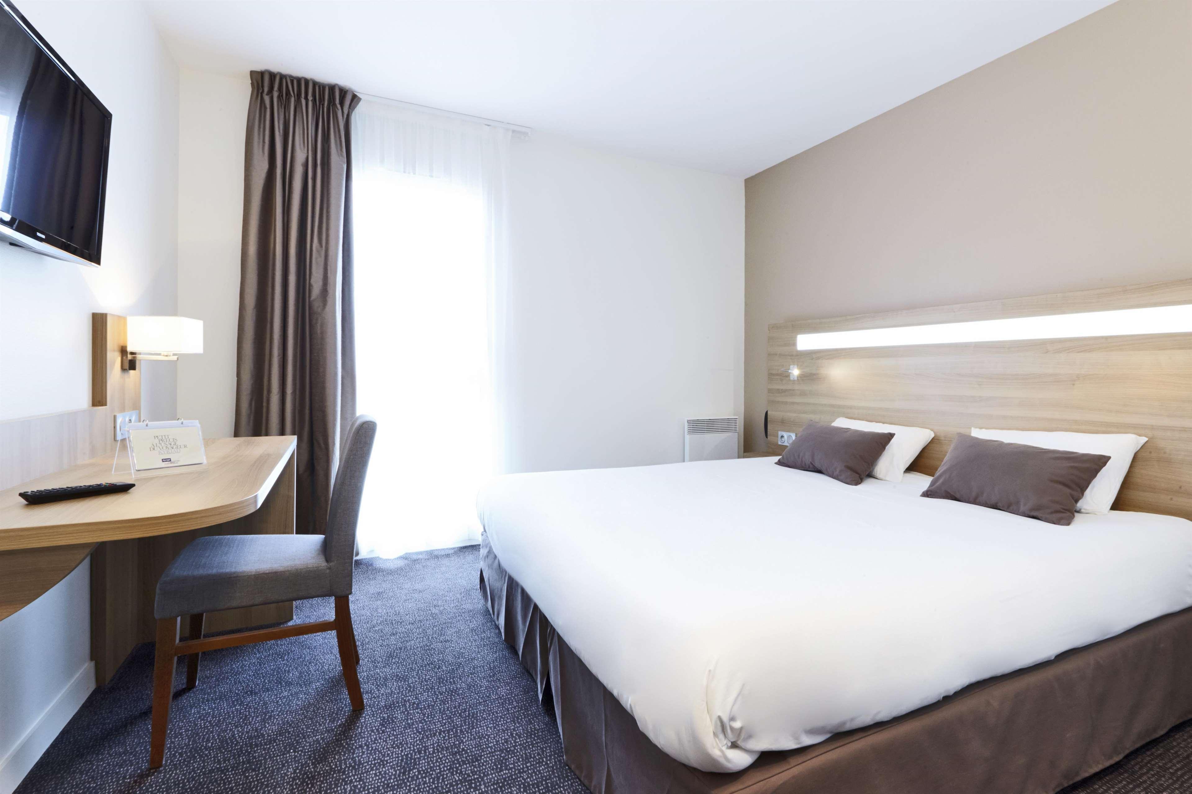 Kyriad Hotel Laval Laval  Exterior foto