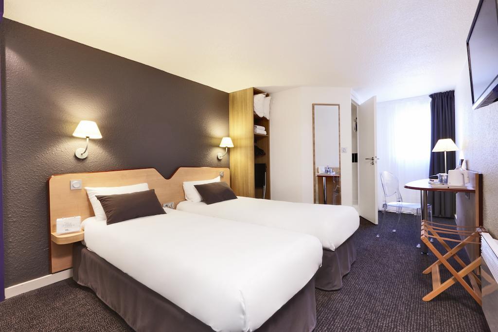 Kyriad Hotel Laval Laval  Exterior foto